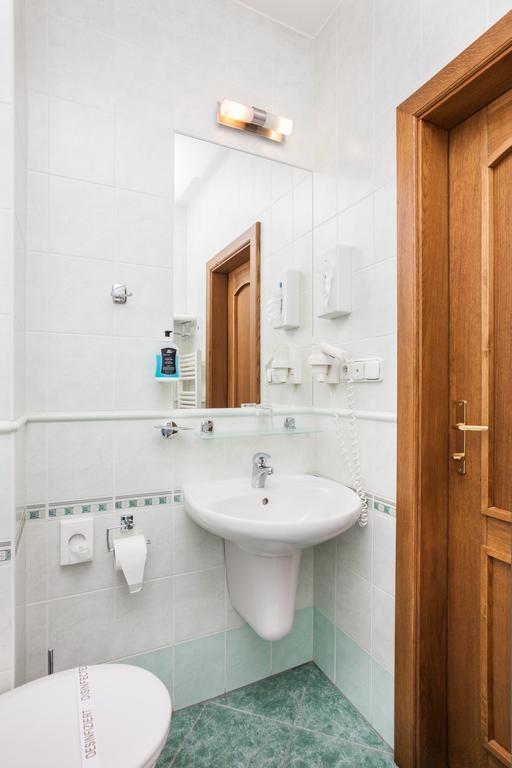 Velké Meziříčí Hotel Jelinkova Vila מראה חיצוני תמונה