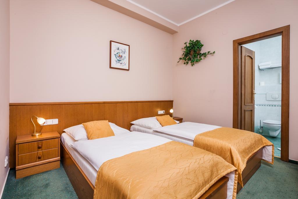Velké Meziříčí Hotel Jelinkova Vila חדר תמונה