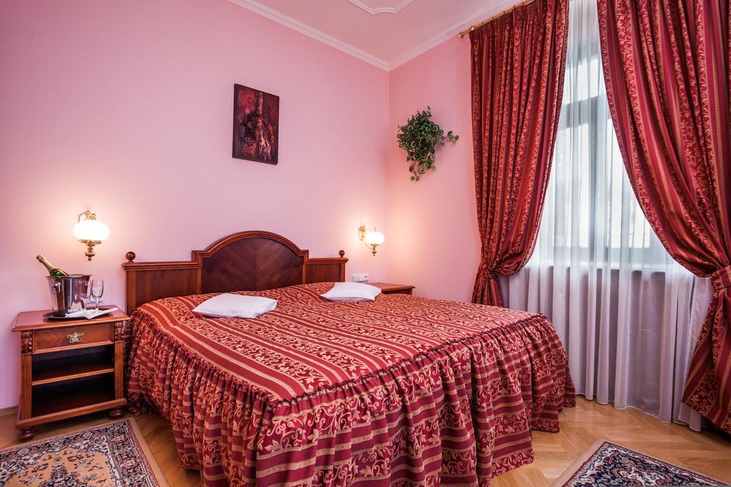 Velké Meziříčí Hotel Jelinkova Vila חדר תמונה