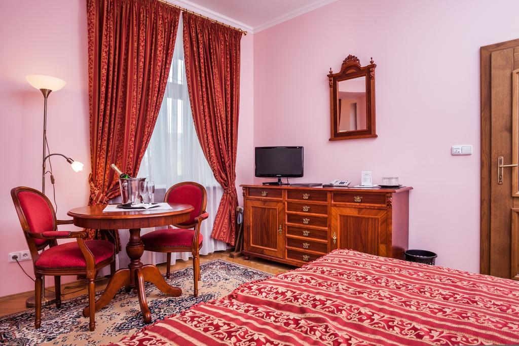 Velké Meziříčí Hotel Jelinkova Vila חדר תמונה