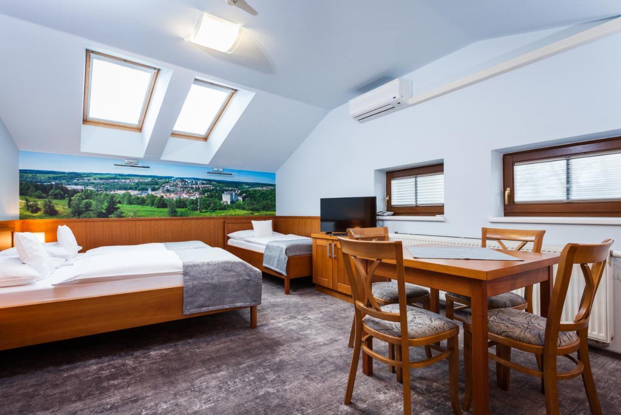 Velké Meziříčí Hotel Jelinkova Vila מראה חיצוני תמונה
